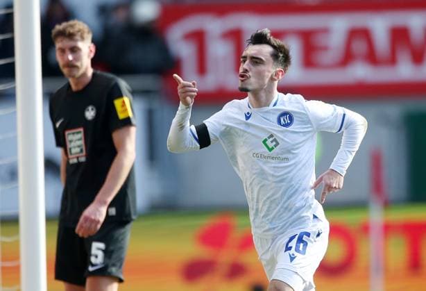 3 0 for KSC by Paul Nebel 26, Karlsruher SC 24 02 2024, Soccer, 2 Bundesliga, FC Kaiserslautern Karlsruher SC, 23 Matchday, Season 2023 24, Fritz Walter Stadion, Kaiserslautern, Germany, zmdz, DFB DFL regulations prohibit any use of photographs as image sequences and or quasi video FC Kaiserslautern Karlsruher SC