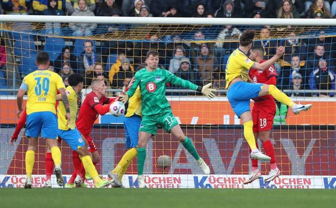 Braunschweig vs Berlin, 2 BL Braunschweig, 24 02 2024, FOOTBALL Eintracht Braunschweig vs Hertha BSC Berlin, 2 BL, Season 2023 24 Ermin Bicakcic Eintracht Braunschweig , Aymen Barkok Hertha BSC Braunschweig