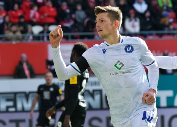 Soccer 2 Bundesliga Season 2023 24 Kaiserslautern Fritz Walter Stadion 24 02 2024 1 FC Kaiserslautern fck Karlsruher SC ksc 0 1 Goalscorer to 0 1 Marvin WANITZEK Karlsruher SC Soccer 2 Bundesliga 1 FC Kaiserslautern