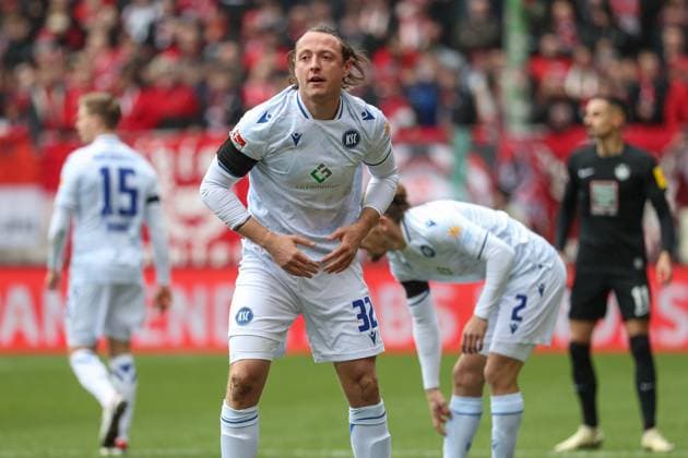 24 02 2024, xusrbx, Soccer 2 Bundesliga, 1 FC Kaiserslautern Karlsruher SC emspor, Robin Bormuth Karlsruher SC , 32 , DFL DFB REGULATIONS PROHIBIT ANY USE OF PHOTOGRAPHS as IMAGE SEQUENCES and or QUASI VIDEO Kaiserslautern