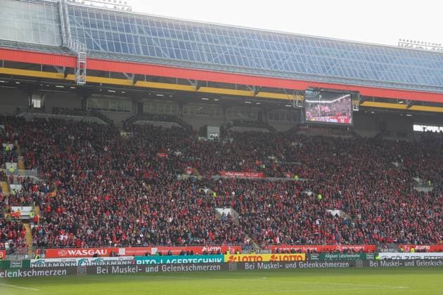 24 02 2024, xusrbx, Soccer 2 Bundesliga, 1 FC Kaiserslautern Karlsruher SC emspor, the spectators in the Fritz Walter Stadium in Kaiserslautern, DFL DFB REGULATIONS PROHIBIT ANY USE OF PHOTOGRAPHS as IMAGE SEQUENCES and or QUASI VIDEO Kaiserslautern