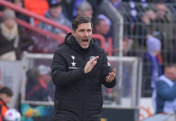 24 02 2024, xblx, Fussball 2 Bundesliga, VfL Osnabrueck Hannover 96 emspor, v l Trainer Stefan Leitl Coach Hannover 96 DFL DFB REGULATIONS PROHIBIT ANY USE OF PHOTOGRAPHS as IMAGE SEQUENCES and or QUASI VIDEO Osnabrueck