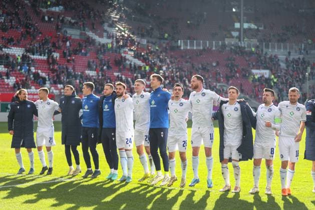 24 02 2024, xusrbx, Soccer 2 Bundesliga, 1 FC Kaiserslautern Karlsruher SC emspor, the players of Karlsruher SC, cheering after the 0 4 victory , DFL DFB REGULATIONS PROHIBIT ANY USE OF PHOTOGRAPHS as IMAGE SEQUENCES and or QUASI VIDEO Kaiserslautern