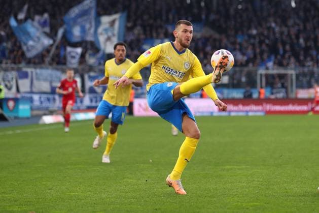Braunschweig vs Berlin, 2 BL Braunschweig, 24 02 2024, FOOTBALL Eintracht Braunschweig vs Hertha BSC Berlin, 2 BL, Season 2023 24 Hasan Kurucay Eintracht Braunschweig Braunschweig