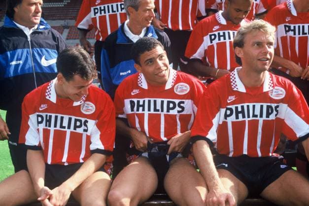 Onderwerp Subject: PSV PTT Telecompetitie Club Team Country: PSV Seizoen Season: 1995 1996 FOTO PHOTO: PSV s Boudewijn PAHLPLATZ , RONALDO (C) and Stan VALCKX (R) EINDHOVEN NLD Content not available for redistribution in The Netherlands directly or indirectly through any third parties. Copyright: xBSRxAgencyx 94190023