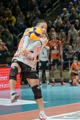 Berlin, Germany February 24, 2024 1 VBL 2023 2024 Berlin Recycling Volleys vs SVG Lüneburg In the picture Satoshi Tsuiki BR Volleys receiving the ball Copyright: xFotostandx xReuhlx