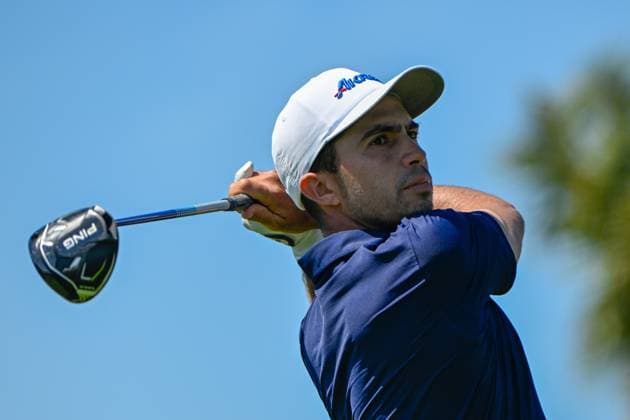 VALLARTA, - FEBRUARY 24: Alvaro Ortiz (MEX) watches his tee shot on 2 during Rd3 of the Mexico Open at Vidanta on February 24, 2024 in Puerto Vallarta, Mexico. (Photo by Ken Murray Icon Sportswire) GOLF: FEB 24 PGA, Golf Herren Mexico Open at Vidanta EDITORIAL USE ONLY Icon2402240093