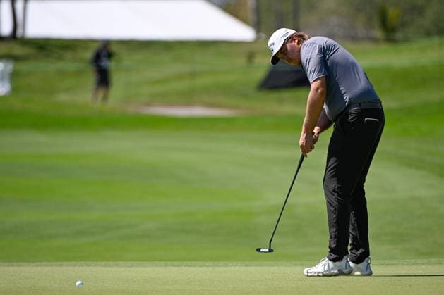 VALLARTA, - FEBRUARY 24: Sami Valimaki (FIN) sinks his birdie putt on 1 during Rd3 of the Mexico Open at Vidanta on February 24, 2024 in Puerto Vallarta, Mexico. (Photo by Ken Murray Icon Sportswire) GOLF: FEB 24 PGA, Golf Herren Mexico Open at Vidanta EDITORIAL USE ONLY Icon2402240113
