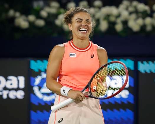 Jasmine Paolini cheers after the victory, jubilation, joy, emotion final, final match, Dubai Duty Free Tennis Championships, Dubai, U A E Tennis Dubai Tennis Championships 2024 WTA Dubai Duty Free Tennis Stadium Dubai United Arab Emirates 24 February 2024 Copyright: xJuergenxHasenkopfx
