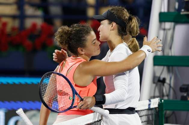 R L Anna Kalinskaya congratulates the winner Jasmine Paolini Final, Final, Dubai Duty Free Tennis Championships, Dubai, U A E Tennis Dubai Tennis Championships 2024 WTA Dubai Duty Free Tennis Stadium Dubai United Arab Emirates 24 February 2024 Copyright: xJuergenxHasenkopfx