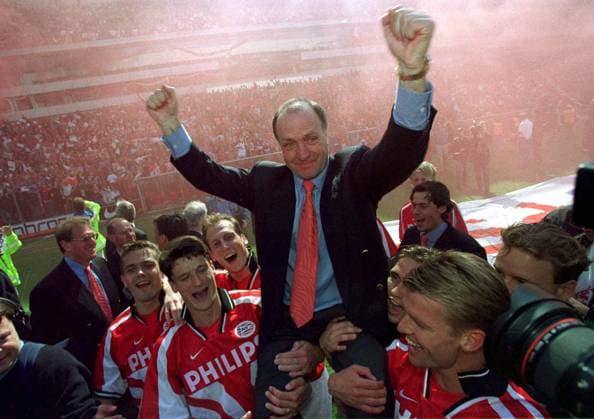 Onderwerp Subject: PSV becomes Dutch Champion PTT Telecompetitie Club Team Country: PSV Feyenoord Seizoen Season: 1996 1997 FOTO PHOTO: PSV s coach Dick ADVOCAAT celebrates Dutch Championship with tears in his eyes on the shoulders of hid players f.l.t.r. Phillip COCU , Wim JONK , Jaap STAM and at the right Boudewijn ZENDEN and Arthur NUMAN EINDHOVEN NLD Content not available for redistribution in The Netherlands directly or indirectly through any third parties. Copyright: xBSRxAgencyx 971920599
