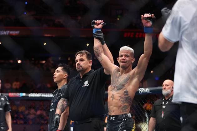 February 24, 2024, Mexico City, Distrito Federal, Mexico: Victor Altamirano and Felipe Dos Santos fight in the 3-round Flyweight bout at the Arena CDMX for UFC Fight Night - Mexico City on February 24, 2024 in Mexico City, Distrito Federal, Mexico. ( AG Fight) Mexico City Mexico - ZUMAp175 20240224_zsa_p175_263 Copyright: xAlejandroxSalazarx