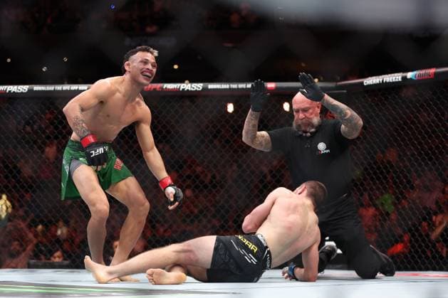 February 24, 2024, Mexico City, Distrito Federal, Mexico: Ronaldo Rodriguez and Denys Bondar fight in the 3-round Flyweight bout at the Arena CDMX for UFC Fight Night - Mexico City on February 24, 2024 in Mexico City, Distrito Federal, Mexico. ( AG Fight) Mexico City Mexico - ZUMAp175 20240224_zsa_p175_283 Copyright: xAlejandroxSalazarx