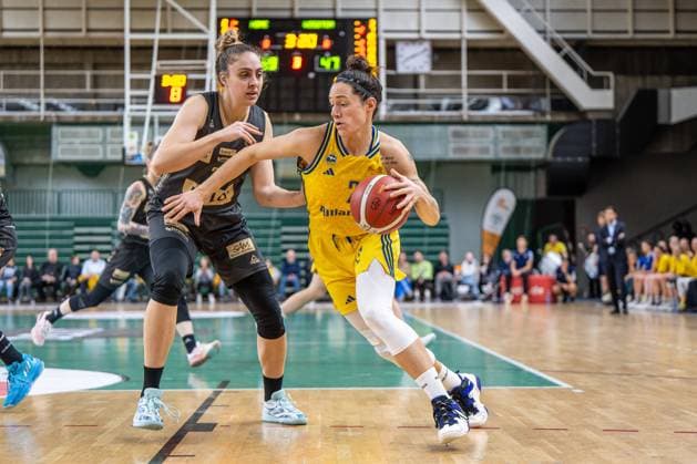 Basketball Berlin 24 02 2024 Season 2023 2024 1 Bundesliga DBBL Alba Berlin Saarlouis Royals Stefanie Grigoleit Alba, No 02 Maria Ivanova Kostourkova Saarlouis, No 20