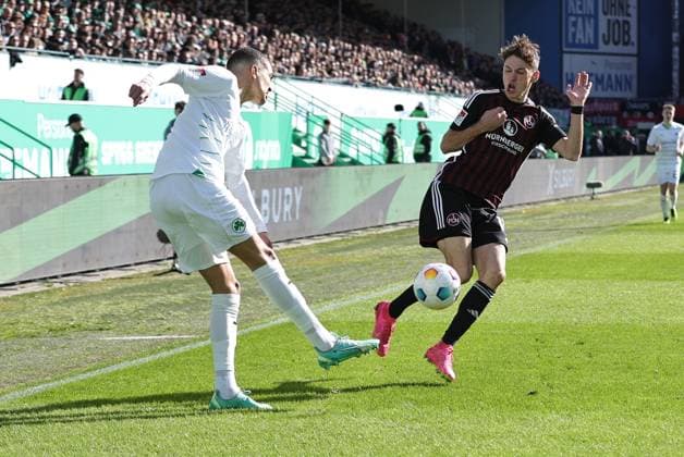 25 02 2024 Soccer Season 2023 2024 2 Soccer Bundesliga 23 Matchday SpVgg Greuther Fürth Kleeblatt 1 FC Nürnberg FCN Club Derby Frankenderby Sportfoto Zink DaMa xdaxmax DFL regulations prohibit any use of photographs as image sequences and or quasi video only for editorial use Maximilian Solomon Dietz 33, SpVgg Greuther Fürth Benjamin Goller 14, 1 FC Nürnberg FCN