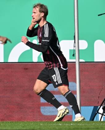 25 02 2024 Soccer Season 2023 2024 2 Soccer Bundesliga 23 Matchday SpVgg Greuther Fürth Kleeblatt 1 FC Nürnberg FCN Club Derby Frankenderby Sportfoto Zink xwoxzix DFL regulations prohibit any use of photographs as image sequences and or quasi video only for editorial use Torjubel Jubel Freude nach Treffer Tor Torschuß zum 0 1 durch Sebastian Andersson 20, 1 FC Nürnberg FCN