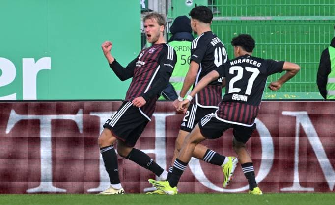 25 02 2024 Soccer Season 2023 2024 2 Soccer Bundesliga 23 Matchday SpVgg Greuther Fürth Kleeblatt 1 FC Nürnberg FCN Club Derby Frankenderby Sportfoto Zink xwoxzix DFL regulations prohibit any use of photographs as image sequences and or quasi video only for editorial use Torjubel Jubel Freude nach Treffer Tor Torschuß zum 0 1 durch Sebastian Andersson 20, 1 FC Nürnberg FCN