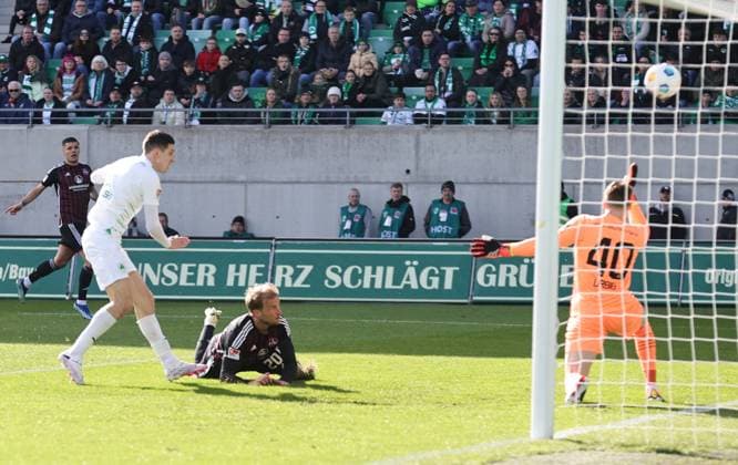 25 02 2024 Soccer Season 2023 2024 2 Soccer Bundesliga 23 Matchday SpVgg Greuther Fürth Kleeblatt 1 FC Nürnberg FCN Club Derby Frankenderby Sportfoto Zink DaMa xdaxmax DFL regulations prohibit any use of photographs as image sequences and or quasi video only for editorial use Tor Treffer Goal shot to 0 1 Goalscorer Sebastian Andersson 20, 1 FC Nürnberg FCN vs Damian Michalski 4, SpVgg Greuther Fürth Jonas Urbig 40, SpVgg Greuther Fürth