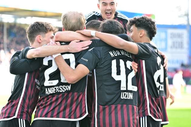 25 02 2024 Soccer Season 2023 2024 2 Soccer Bundesliga 23 Matchday SpVgg Greuther Fürth Kleeblatt 1 FC Nürnberg FCN Club Derby Frankenderby Sportfoto Zink MeZi xmexzix DFL regulations prohibit any use of photographs as image sequences and or quasi video only for editorial use Torjubel Jubel Freude nach Treffer Tor Torschuß zum 0 1 durch Sebastian Andersson 20, 1 FC Nürnberg FCN