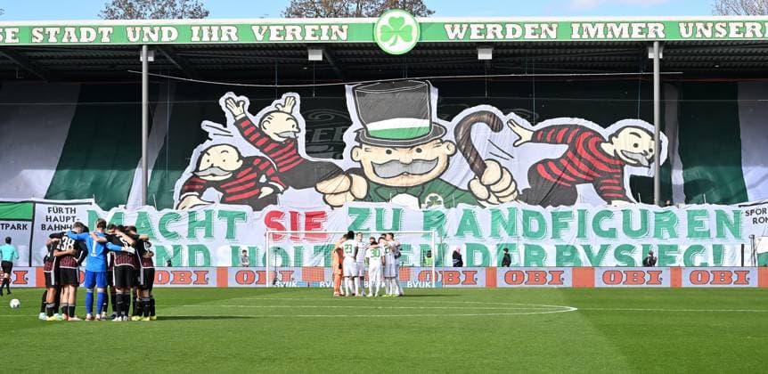25 02 2024 Soccer Season 2023 2024 2 Soccer Bundesliga 23 Matchday SpVgg Greuther Fürth Kleeblatt 1 FC Nürnberg FCN Club Derby Frankenderby Sportfoto Zink xwoxzix DFL regulations prohibit any use of photographs as image sequences and or quasi video only for editorial use Teamkreis Mannschaft Team Choreo Choreografie