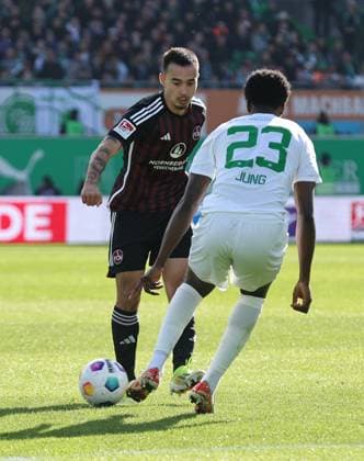 25 02 2024 Soccer Season 2023 2024 2 Soccer Bundesliga 23 Matchday SpVgg Greuther Fürth Kleeblatt 1 FC Nürnberg FCN Club Derby Frankenderby Sportfoto Zink DaMa xdaxmax DFL regulations prohibit any use of photographs as image sequences and or quasi video only for editorial use Jens Castrop 17, 1 FC Nürnberg FCN Gideon Jung 23, SpVgg Greuther Fürth
