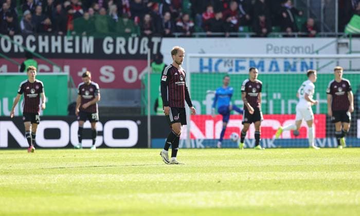 25 02 2024 Soccer Season 2023 2024 2 Soccer Bundesliga 23 Matchday SpVgg Greuther Fürth Kleeblatt 1 FC Nürnberg FCN Club Derby Frankenderby Sportfoto Zink DaMa xdaxmax DFL regulations prohibit any use of photographs as image sequences and or quasi video only for editorial use Sebastian Andersson 20, 1 FC Nürnberg FCN and Team Team disappointed Disappointment after conceding goal