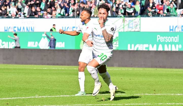25 02 2024 Soccer Season 2023 2024 2 Soccer Bundesliga 23 Matchday SpVgg Greuther Fürth Kleeblatt 1 FC Nürnberg FCN Club Derby Frankenderby Sportfoto Zink xwoxzix DFL regulations prohibit any use of photographs as image sequences and or quasi video only for editorial use Torjubel Jubel nach Treffer Tor Torschuß zum 1 1 durch Armindo Sieb 30, SpVgg Greuther Fürth Armindo Sieb 30, SpVgg Greuther Fürth Julian Green 37, SpVgg Greuther Fürth