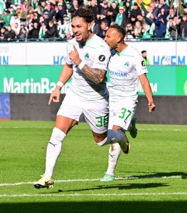 25 02 2024 Soccer Season 2023 2024 2 Soccer Bundesliga 23 Matchday SpVgg Greuther Fürth Kleeblatt 1 FC Nürnberg FCN Club Derby Frankenderby Sportfoto Zink xwoxzix DFL regulations prohibit any use of photographs as image sequences and or quasi video only for editorial use Torjubel Jubel Freude nach Treffer Tor Torschuß zum 1 1 durch Armindo Sieb 30, SpVgg Greuther Fürth