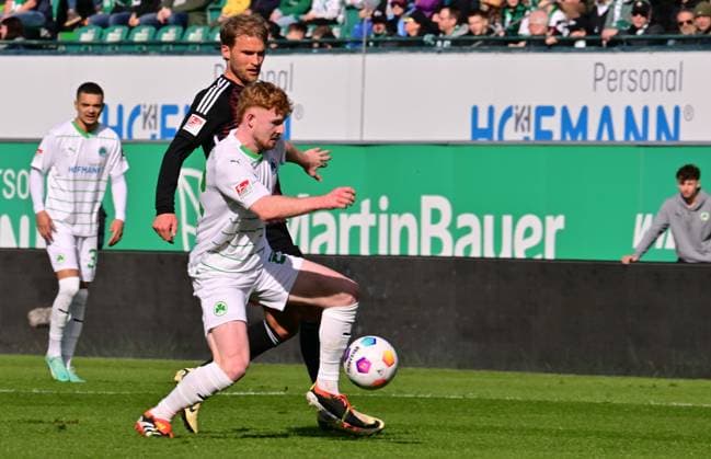 25 02 2024 Soccer Season 2023 2024 2 Soccer Bundesliga 23 Matchday SpVgg Greuther Fürth Kleeblatt 1 FC Nürnberg FCN Club Derby Frankenderby Sportfoto Zink xwoxzix DFL regulations prohibit any use of photographs as image sequences and or quasi video only for editorial use Robert Wagner 22, SpVgg Greuther Fürth Sebastian Andersson 20, 1 FC Nürnberg FCN