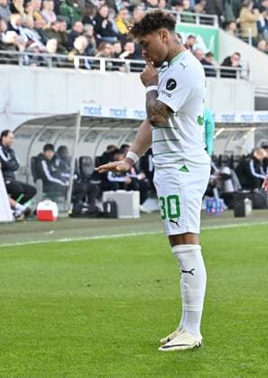 25 02 2024 Soccer Season 2023 2024 2 Soccer Bundesliga 23 Matchday SpVgg Greuther Fürth Kleeblatt 1 FC Nürnberg FCN Club Derby Frankenderby Sportfoto Zink xwoxzix DFL regulations prohibit any use of photographs as image sequences and or quasi video only for editorial use Torjubel Jubel Freude nach Treffer Tor Torschuß zum 1 1 durch Armindo Sieb 30, SpVgg Greuther Fürth