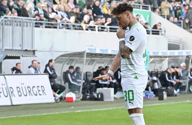 25 02 2024 Soccer Season 2023 2024 2 Soccer Bundesliga 23 Matchday SpVgg Greuther Fürth Kleeblatt 1 FC Nürnberg FCN Club Derby Frankenderby Sportfoto Zink xwoxzix DFL regulations prohibit any use of photographs as image sequences and or quasi video only for editorial use Torjubel Jubel Freude nach Treffer Tor Torschuß zum 1 1 durch Armindo Sieb 30, SpVgg Greuther Fürth