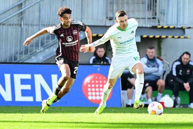 25 02 2024 Soccer Season 2023 2024 2 Soccer Bundesliga 23 Matchday SpVgg Greuther Fürth Kleeblatt 1 FC Nürnberg FCN Club Derby Frankenderby Sportfoto Zink AlSch xalxscx DFL regulations prohibit any use of photographs as image sequences and or quasi video only for editorial use Nathaniel Brown 27, 1 FC Nürnberg FCN Branimir Hrgota 10 SpVgg Greuther Fürth