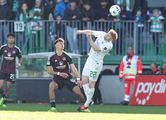 25 02 2024 Soccer Season 2023 2024 2 Soccer Bundesliga 23 Matchday SpVgg Greuther Fürth Kleeblatt 1 FC Nürnberg FCN Club Derby Frankenderby Sportfoto Zink DaMa xdaxmax DFL regulations prohibit any use of photographs as image sequences and or quasi video only for editorial use Can Yilmaz Uzun 42, 1 FC Nürnberg FCN Robert Wagner 22, SpVgg Greuther Fürth