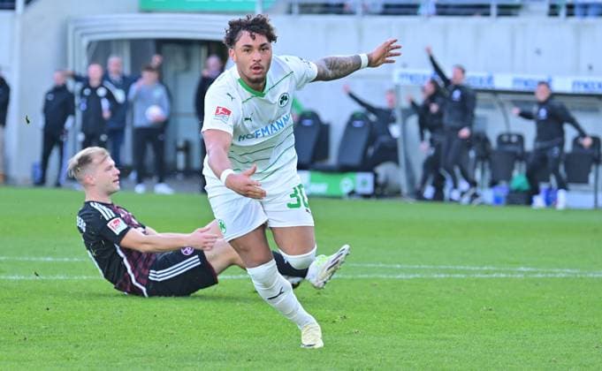 25 02 2024 Soccer Season 2023 2024 2 Soccer Bundesliga 23 Matchday SpVgg Greuther Fürth Kleeblatt 1 FC Nürnberg FCN Club Derby Frankenderby Sportfoto Zink xwoxzix DFL regulations prohibit any use of photographs as image sequences and or quasi video only for editorial use Torjubel Jubel nach Treffer Tor Torschuß zum 2 1 durch Armindo Sieb 30, SpVgg Greuther Fürth Johannes Geis 5, 1 FC Nürnberg FCN geschlagen