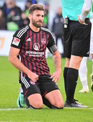 25 02 2024 Soccer Season 2023 2024 2 Soccer Bundesliga 23 Matchday SpVgg Greuther Fürth Kleeblatt 1 FC Nürnberg FCN Club Derby Frankenderby Sportfoto Zink xwoxzix DFL regulations prohibit any use of photographs as image sequences and or quasi video only for editorial use Enrico Valentini 22, 1 FC Nürnberg FCN disappointed disappointment