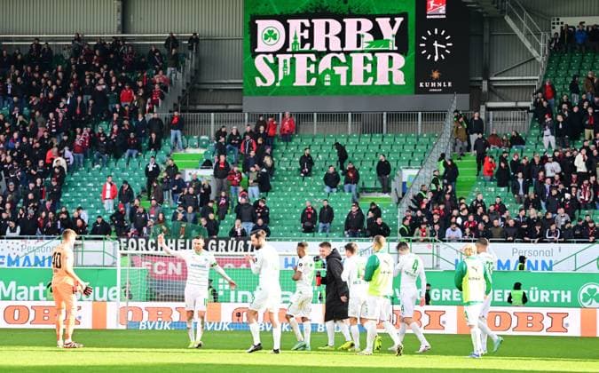 25 02 2024 Soccer Season 2023 2024 2 Soccer Bundesliga 23 Matchday SpVgg Greuther Fürth Kleeblatt 1 FC Nürnberg FCN Club Derby Frankenderby Sportfoto Zink xwoxzix DFL regulations prohibit any use of photographs as image sequences and or quasi video only for editorial use Mannschaft Team Fürth nach Spielende