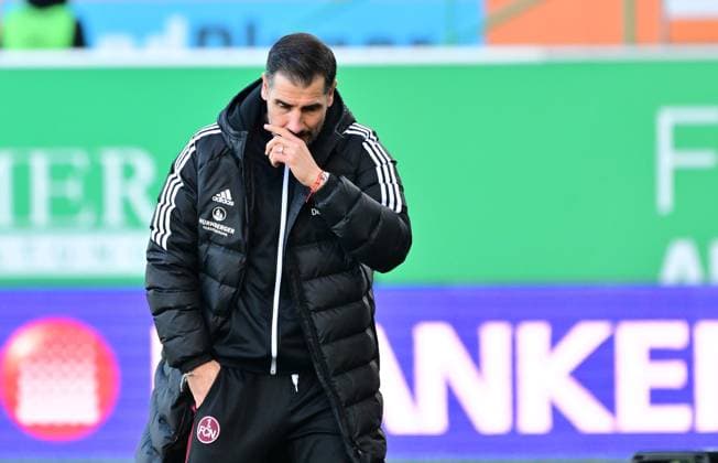 25 02 2024 Soccer Season 2023 2024 2 Soccer Bundesliga 23 Matchday SpVgg Greuther Fürth Kleeblatt 1 FC Nürnberg FCN Club Derby Frankenderby Sportfoto Zink MeZi xmexzix DFL regulations prohibit any use of photographs as image sequences and or quasi video only for editorial use Cristian Fiel Trainer 1 FC Nürnberg FCN disappointed Disappointment