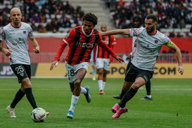 Hicham Boudaoui (OGC Nice) - Florent Ogier (Clermont Foot 63) FOOTBALL : OGC Nice vs Clermont Foot 63 - Ligue 1 Uber Eats - Nice - 25 02 2024 NorbertScanella Panoramic 