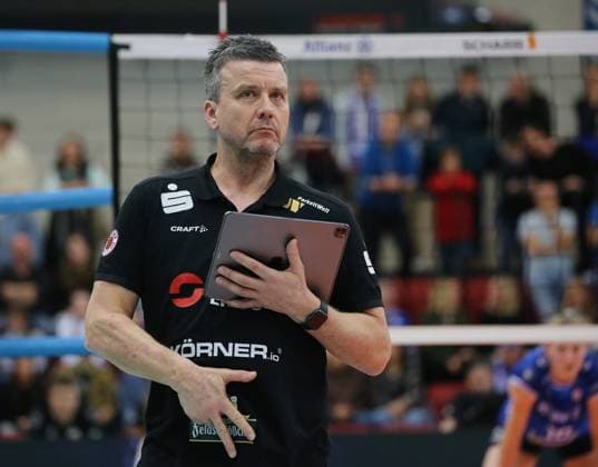 BAU 25 2 2024 Stuttgart Volleyball Allianz MTV Stuttgart vs Dresdner SC, coach Alexander Waibl Dresden
