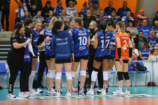 BAU 25 2 2024 Stuttgart Volleyball Allianz MTV Stuttgart vs Dresdner SC, coach Konstantin Bitter Stuttgart, center
