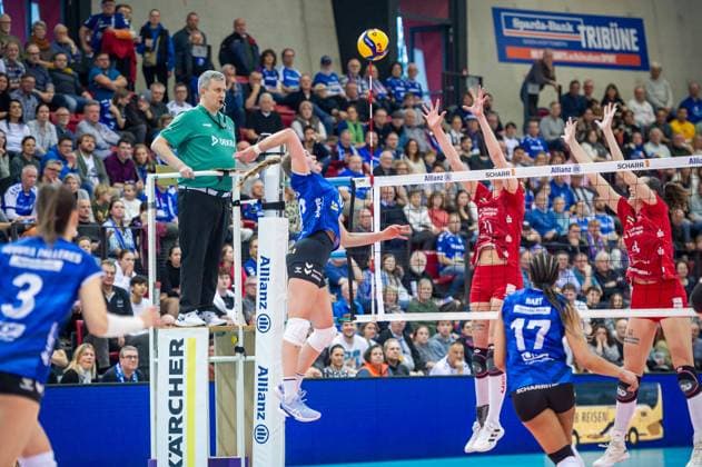 Jolien Knollema Allianz MTV Stuttgart, 10 Allianz MTV Stuttgart Dresdner SC, Sport, Volleyball Bundesliga, Frauen, VBL, Saison 2023 24, 25 02 2024, Stuttgart SCHARRena , DEU Allianz MTV Stuttgart Dresdner SC, Sport, Volleyball Bundesliga, Frauen, VBL, Saison 2023 24, 25 02 2024, Stuttgart SCHARRena , DEU Stuttgart Copyright: xSandyxDinkelackerx EP_SDR