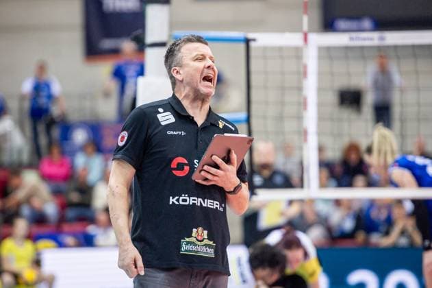 Alexander Waibl Dresdner SC, Coach Schrei Allianz MTV Stuttgart Dresdner SC, Sports, Volleyball Bundesliga, Women, VBL, Season 2023 24, 25 02 2024, Stuttgart SCHARRena , DEU Allianz MTV Stuttgart Dresdner SC, Sports, Volleyball Bundesliga, Women, VBL, Season 2023 24, 25 02 2024, Stuttgart SCHARRena , DEU Stuttgart Copyright: xSandyxDinkelackerx EP_SDR