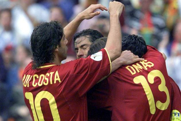 Onderwerp Subject: Turkey - Portugal (0-2) EURO 2000 Tournament, Quarter final Reklame: Club Team Country: Portugal Seizoen Season: 2000 2001 FOTO PHOTO: Portugal s Nuno GOMES celebrating after goal with Rui COSTA (L) and other players Amsterdam NLD Content not available for redistribution in The Netherlands directly or indirectly through any third parties. Copyright: xBSRxAgencyx 001923956
