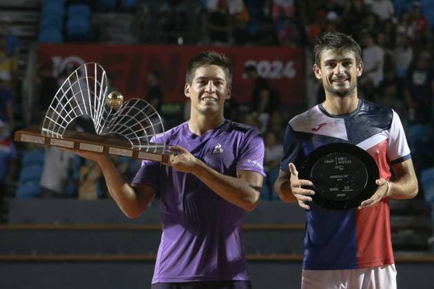 Jockey Club Brasileiro Champion Sebastian Baez (ARG) and runner-up Mariano Navone (ARG) pose for an official photo with their trophies after the final of the Rio Open 2024, at the Jockey Club Brasileiro, this Sunday, 25. 30761 (Daniel Castelo Branco SPP) Copyright: xDanielxCasteloxBrancox xSPPx spp-en-DaCaBr-DANL1894