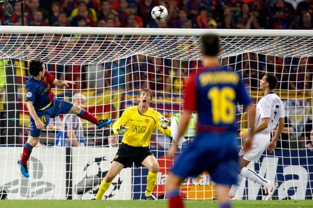 Onderwerp Subject: FC Barcelona, Barca - Manchester United, ManU Champions League Final Reklame: Club Team Country: FC Barcelona - Manchester United Seizoen Season: 2008 2009 FOTO PHOTO: FC Barcelona s Lionel MESSI (L) scores goal (2-0) Manchester United s goalkeeper Edwin VAN DER SAR (C) beaten Rome Italy Content not available for redistribution in The Netherlands directly or indirectly through any third parties. Copyright: xBSRxAgencyx 09690527MKL1912