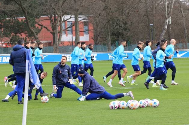 DEU, DFL, 2 FBL Hertha BSC, Training, 26 02 2024, Sportforum, Berlin, DEU, DFL, 2 FBL Hertha BSC, Training, im Bild Hertha Spielerkreis, warm-up, Aufwaermtraining DFL regulations prohibit any use of Photographs as image sequences and or quasi video Foto Juergen Engler nordphoto GmbH nordphotoxGmbHx xEngler nph00076