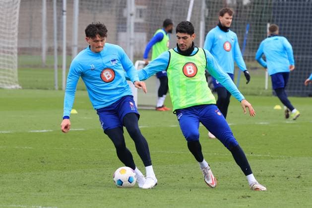 DEU, DFL, 2 FBL Hertha BSC, Training, 26 02 2024, Sportforum, Berlin, DEU, DFL, 2 FBL Hertha BSC, Training, in the picture Fabian Reese Hertha BSC Berlin 11 , Andreas Bouchalakis Hertha BSC Berlin 5 DFL regulations prohibit any use of Photographs as image sequences and or quasi video Foto Juergen Engler nordphoto GmbH nordphotoxGmbHx xEngler nph00076