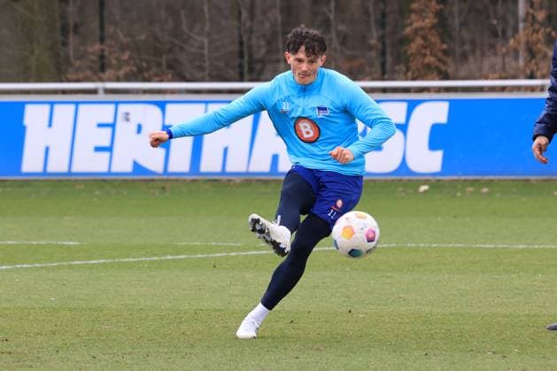 DEU, DFL, 2 FBL Hertha BSC, Training, 26 02 2024, Sportforum, Berlin, DEU, DFL, 2 FBL Hertha BSC, Training, in the picture Fabian Reese Hertha BSC Berlin 11 DFL regulations prohibit any use of Photographs as image sequences and or quasi video Foto Juergen Engler nordphoto GmbH nordphotoxGmbHx xEngler nph00076