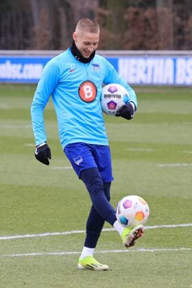 DEU, DFL, 2 FBL Hertha BSC, Training, 26 02 2024, Sportforum, Berlin, DEU, DFL, 2 FBL Hertha BSC, Training, im Bild Palko Dardai Hertha BSC Berlin 27 DFL regulations prohibit any use of Photographs as image sequences and or quasi video Foto Juergen Engler nordphoto GmbH nordphotoxGmbHx xEngler nph00076