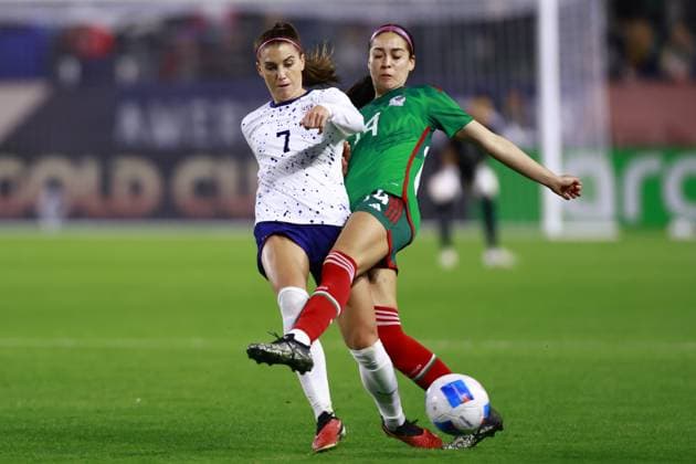 RECORD DATE NOT STATED Concacaf W Gold Cup 2024 United States 0-2 Mexico Alex Morgan (L) of USA fights for the ball with Greta Espinoza (R) of Mexico during the Group stage, Group A match between United States (USA) and Mexico (Mexico national team, Nationalteam as part of the Concacaf Womens Gold Cup 2024, at Dignity Health Sports Park Stadium on February 26, 2024 in Carson California, United States. CARSON LOS ANGELES CALIFORNIA UNITED STATES  Copyright: xUlisesxNaranjox 20240226225617_CWGC_2024_GA_USA_MEX_ESPINOZA195